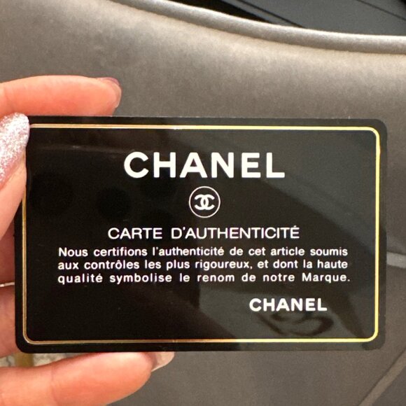 Chanel Small CC Filigree Vanity Case Black and Beige Caviar Antique Gold Hardwar - Picture 9 of 15